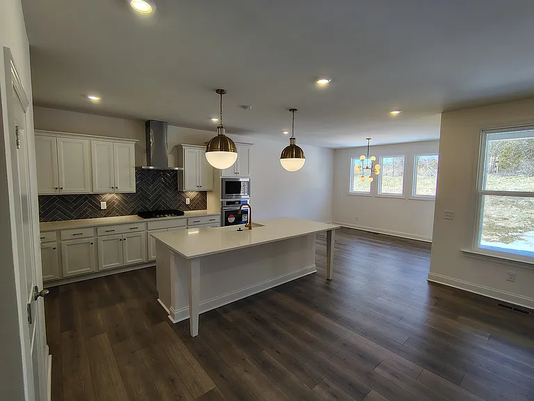 7923 Pine St — Photo 4