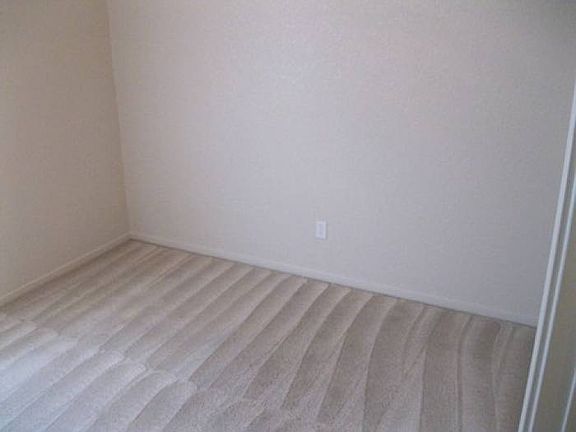 4th image of 1601 Dugger Cir APT D