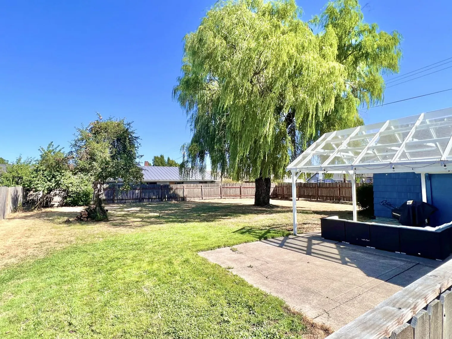3 bed, 1.0 bath, 1259 sqft, $6,292 — Photo 3
