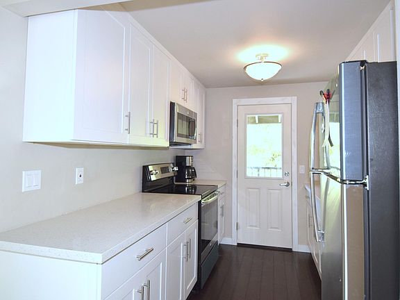 3rd image of 12526 35th Ave NE APT 3