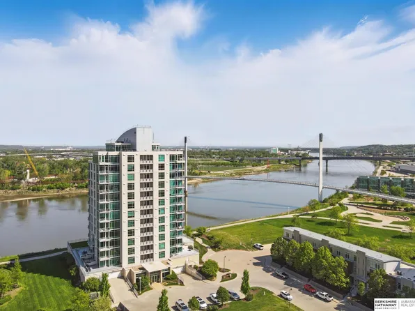 444 Riverfront Plz APT 403, Omaha, NE 68102