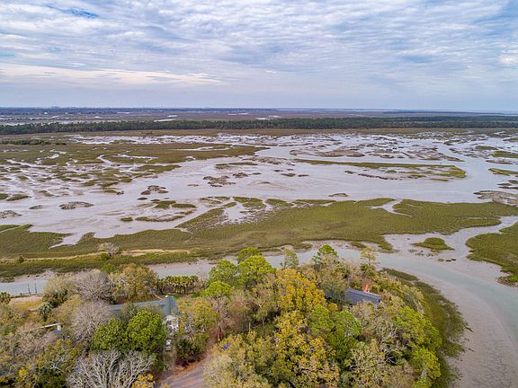 3rd image of 1544 Oak Island Rd