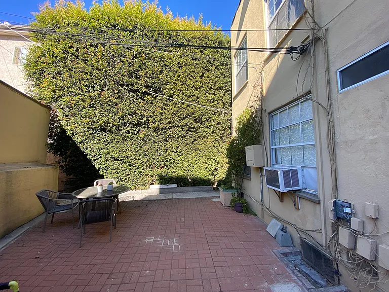 1309 S Roxbury Dr #1311-1/2 — Photo 32