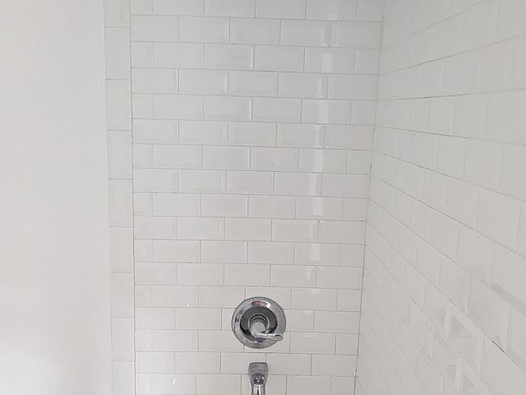 5th image of 110 Nelson Ave #B1