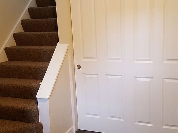 4th image of 2141 Eastview Pl