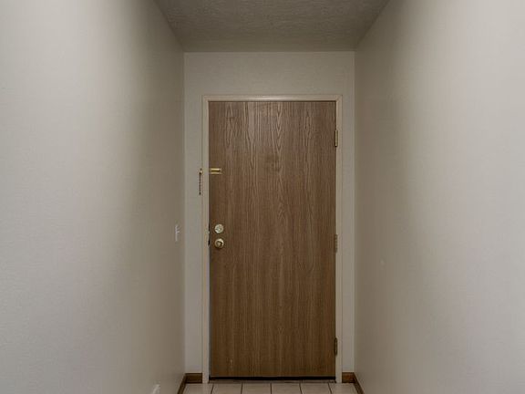 3rd image of 112 E Glenmore Dr #2