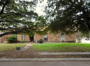 809 Oakland St, Grand Prairie, TX 75052