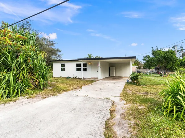 858 Kanner Drive, Fort Pierce, FL 34982