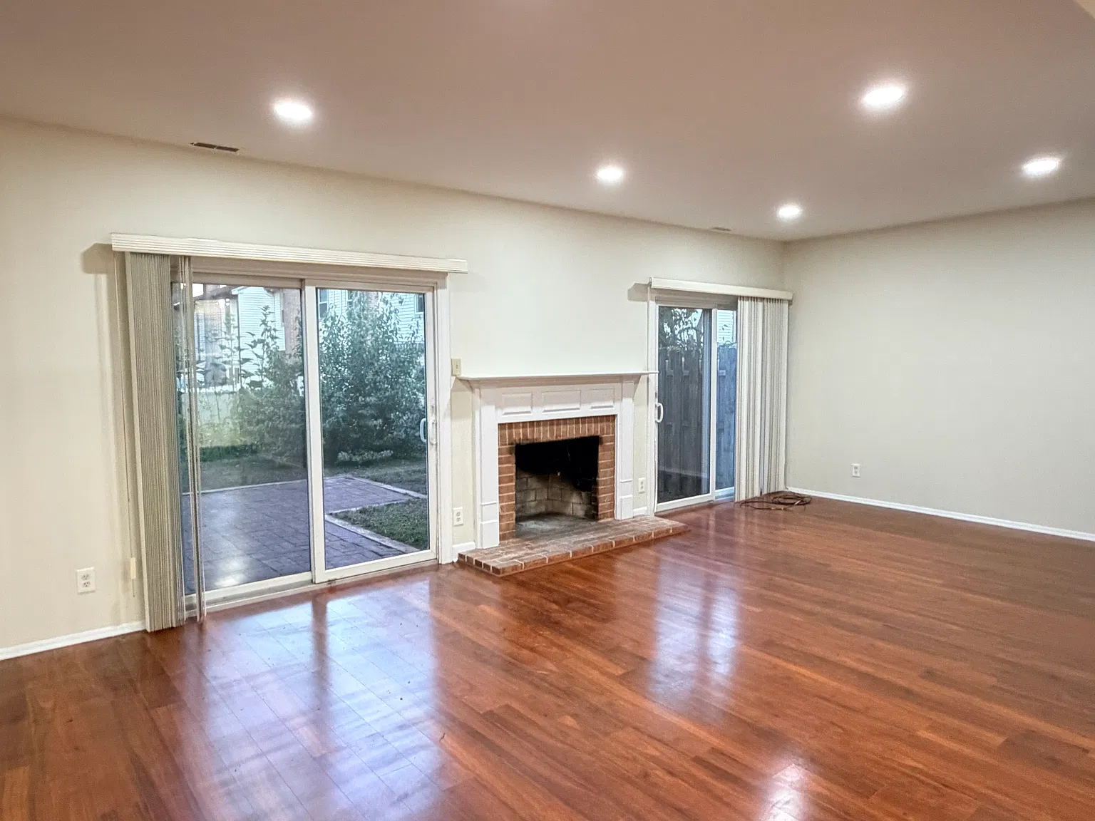 2 bed, 2.5 bath, 1598 sqft, $2,680 — Photo 3