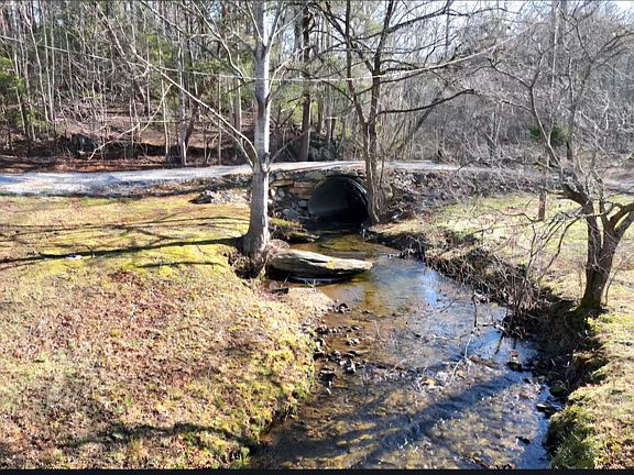 3rd image of 248 Lower Smithfield Rd