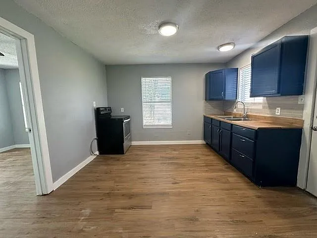 615 W Coffin St — Photo 2