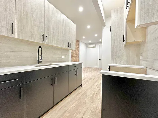 Rented by Doorway NYC, LLC | media 4