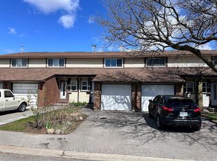 1460 Foxwell St #25, Ottawa, ON K1B5J4