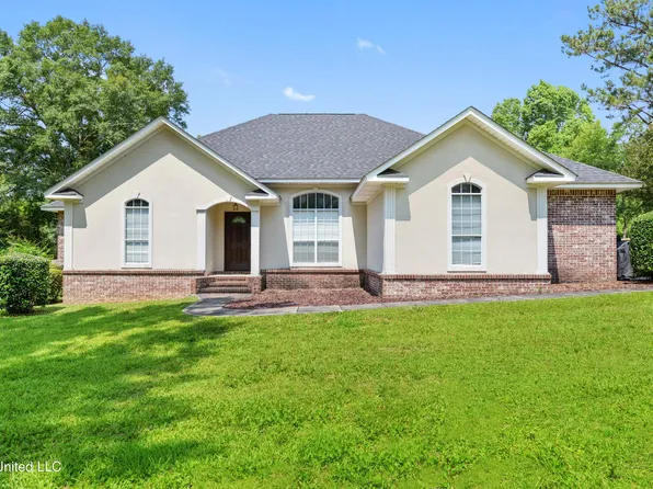 550 Heatherwood Dr, Wiggins, MS 39577