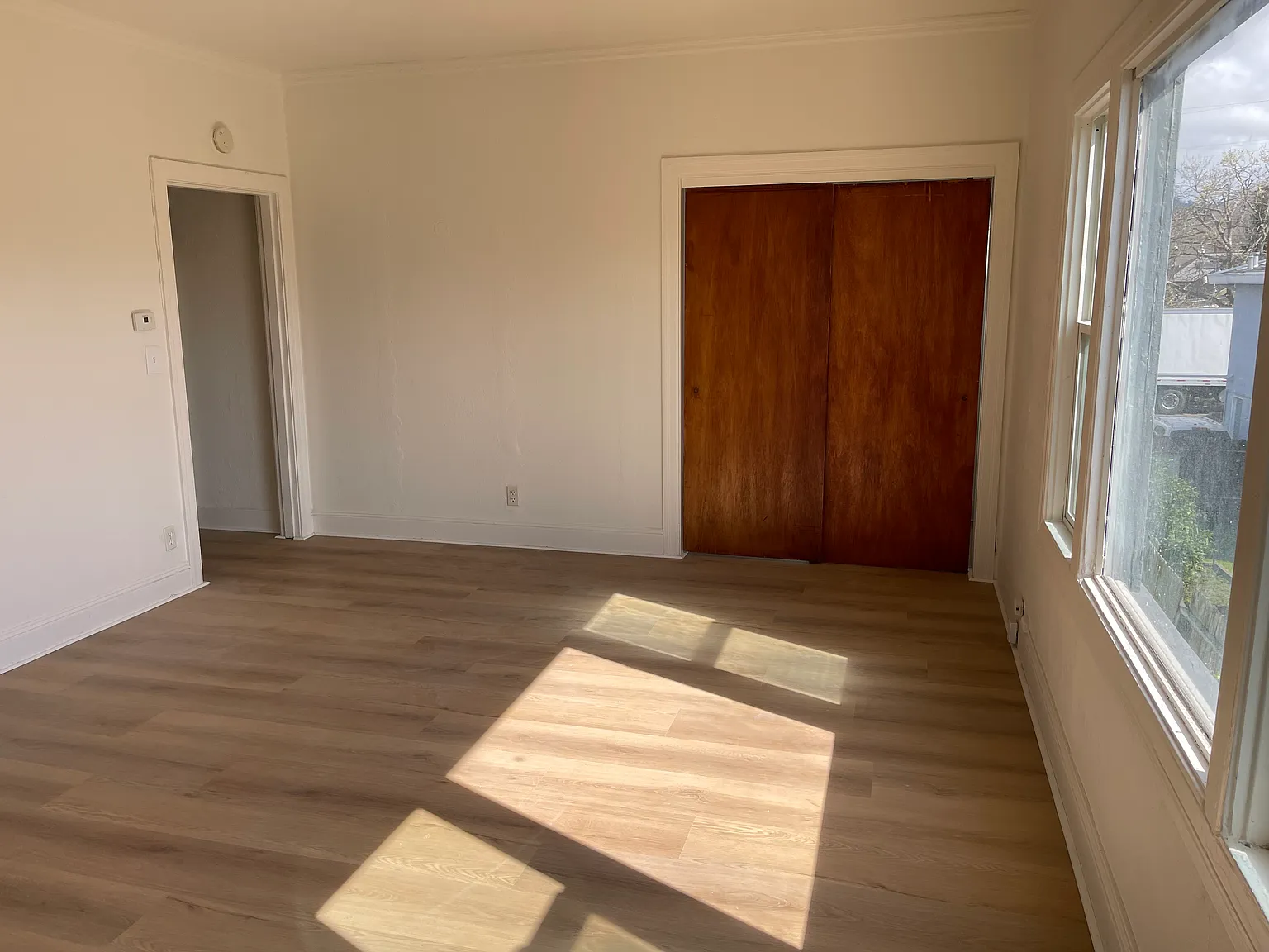 2 bed, 850 sqft, $2,500 — Photo 3