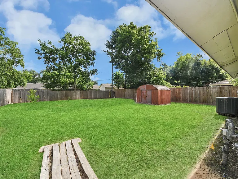 8527 Dillon St — Photo 21