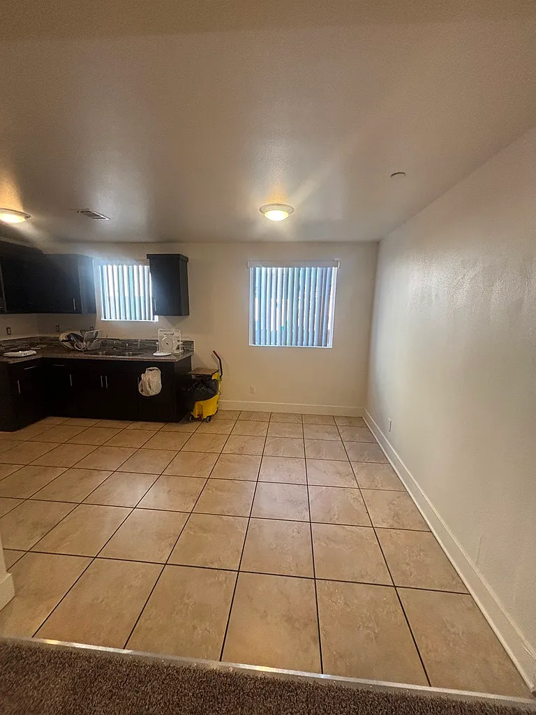 5 bed, 1702 sqft, $4,200 — Photo 3