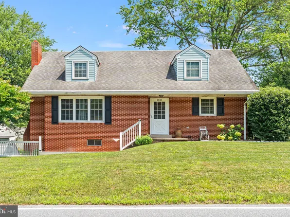 1749 Church Rd, Hummelstown, PA 17036