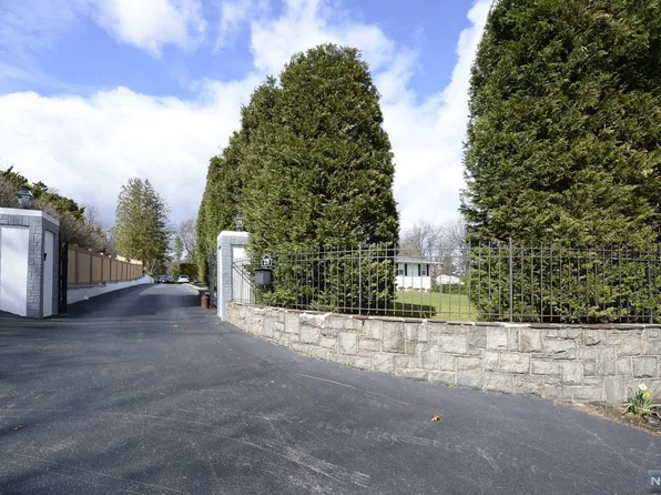 279 Rea Ave, Hawthorne, NJ 07506