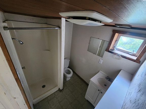 3rd image of 513-515 NE Kamiaken St