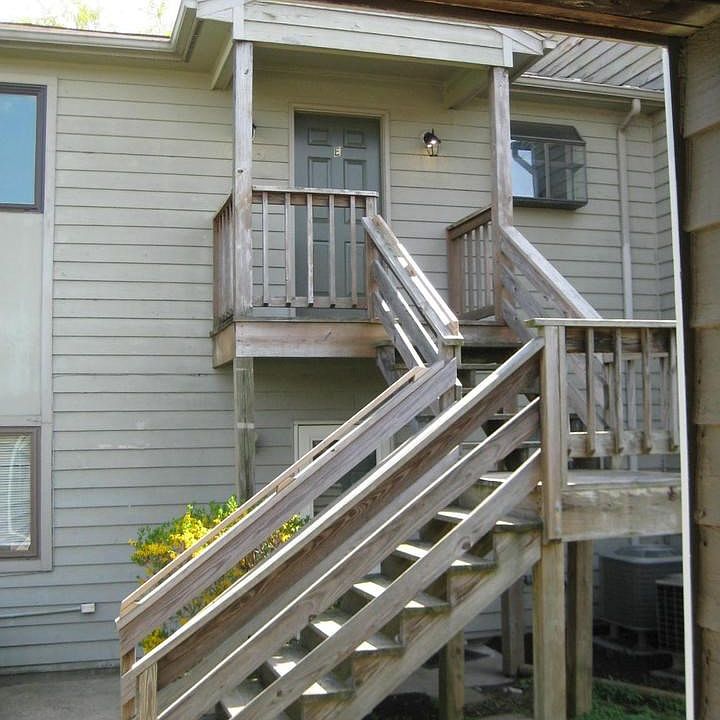 Exterior (Front)