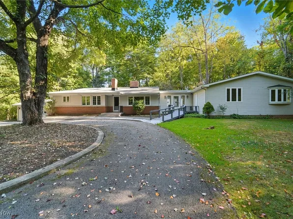 11884 Frost Rd, Mantua, OH 44255