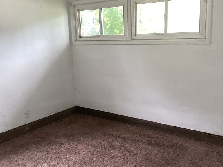 168 Graham Rd — Photo 9