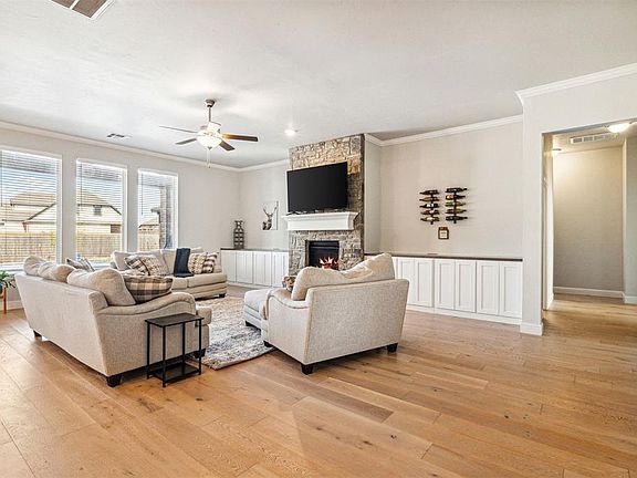 5th image of 2701 Bens Cir