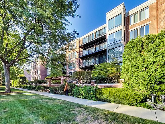 3rd image of 1633 2nd St APT 206