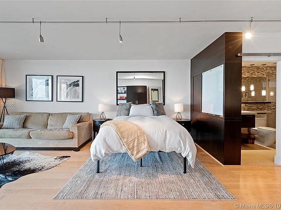 3rd image of 1000 West Ave APT 1412