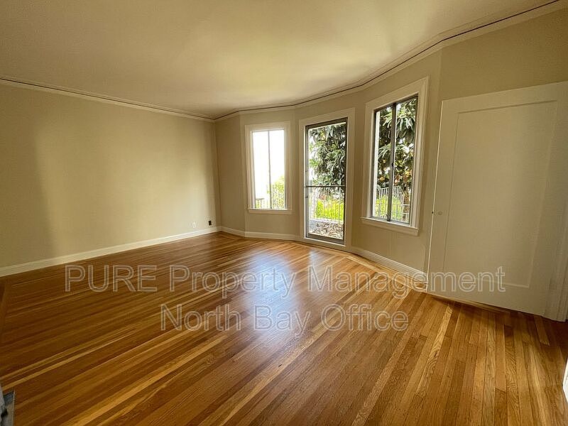 1st image of 3330 Broderick St APT 2