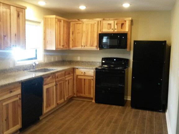 3rd image of 402 McGuire St #1-4