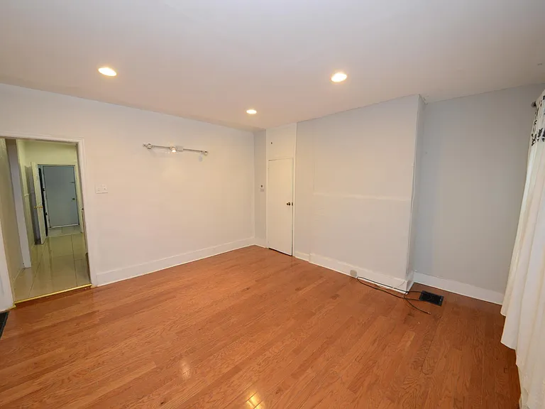 128 S Bonsall St — Photo 10