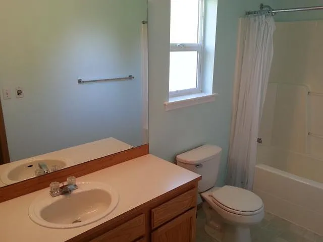 3 bed, 2.5 bath, 1440 sqft, $2,800 — Photo 3