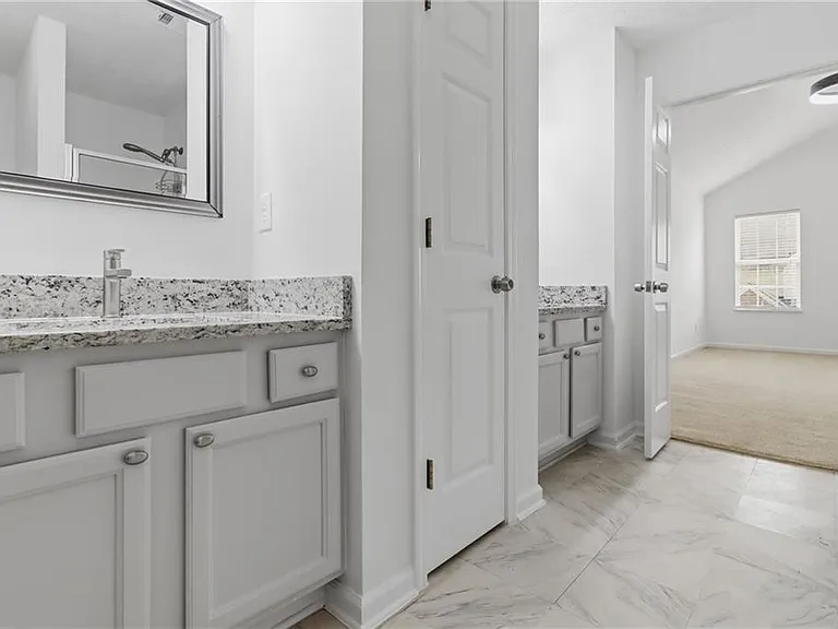 2915 Greyhawk Ln — Photo 17