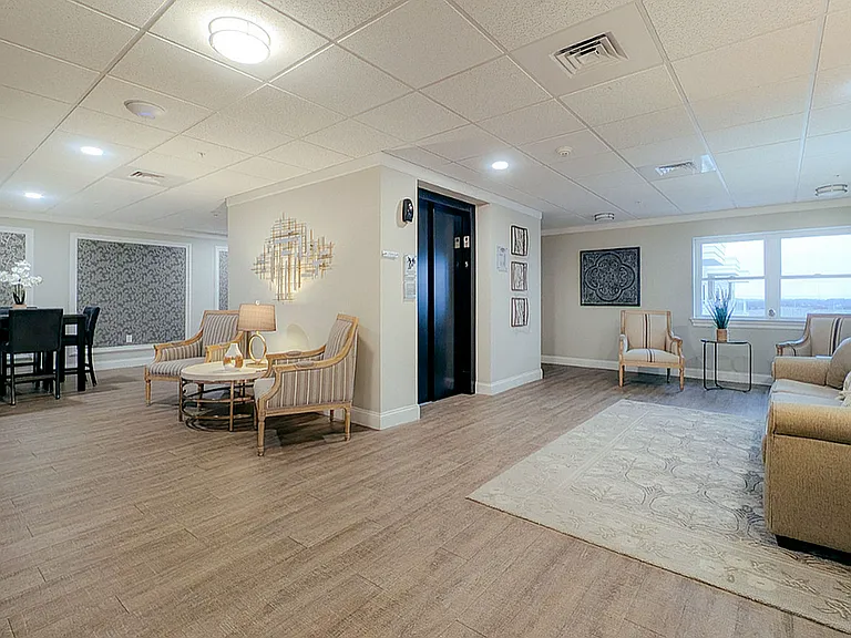 210 - 5th Floor