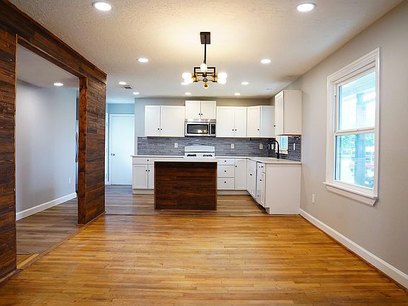 5th image of 3522 Rosedale St