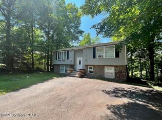 1118 Mink Trl, Bushkill, PA 18324