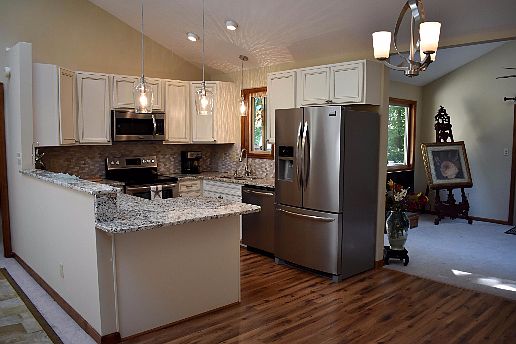 Gourmet kitchen
