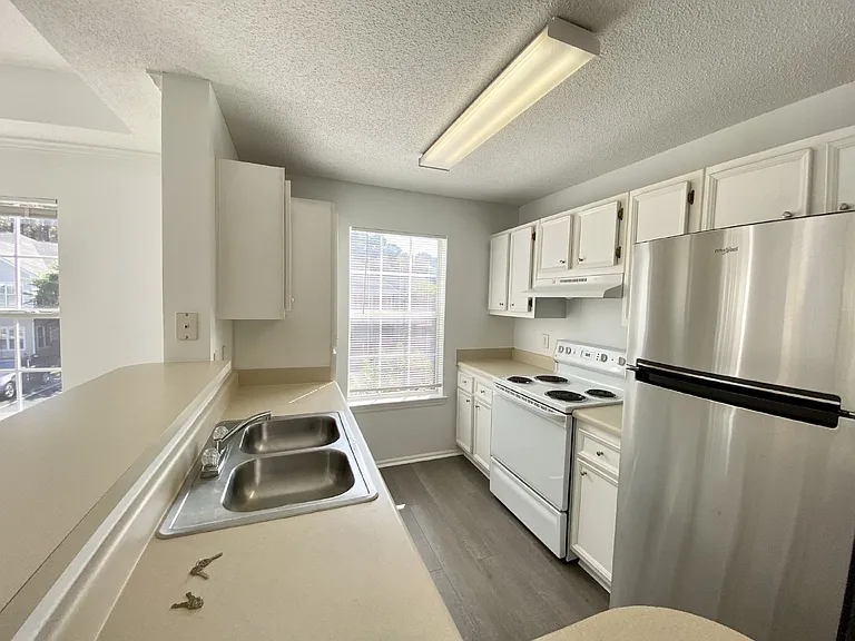 50 Pebble Beach Cv #D220 — Photo 6