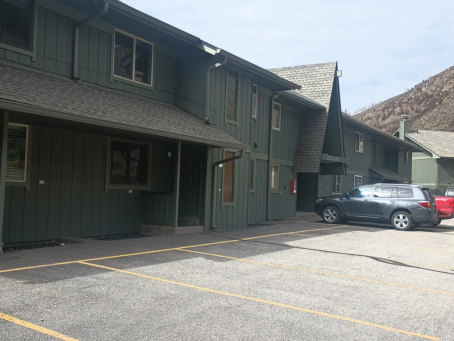 2 bed, 750 sqft, $2,600 — Photo 2