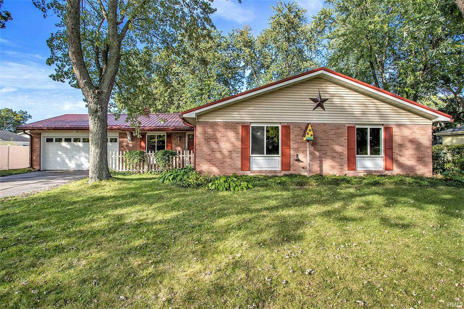 1515 E Riding Mall photo 1