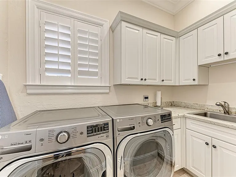 14 N Washington Dr — Photo 51