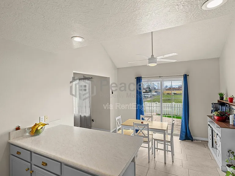 1541 W West Lane Ct — Photo 14