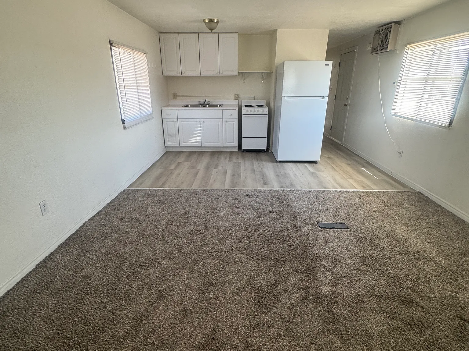 1 bed, 560 sqft, $725 — Photo 2
