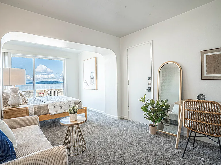4027 Beach Dr SW #1 — Photo 4