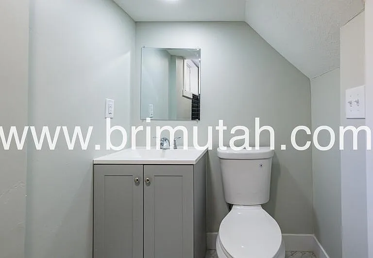 753 E Princeton Ave — Photo 8