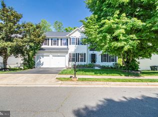 5235 Daybreak Ln, Woodbridge, VA 22193