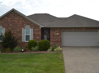 4428 Chenwood Ln, Jeffersontown, KY 40299