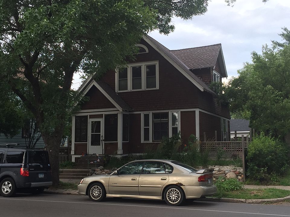 1st image of 220 Fairview Ave N